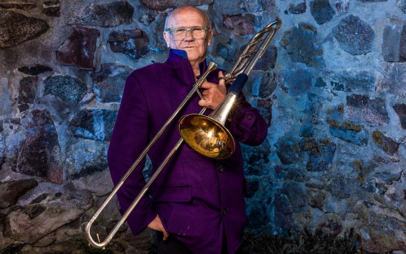 Christian Lindberg holding a trombone