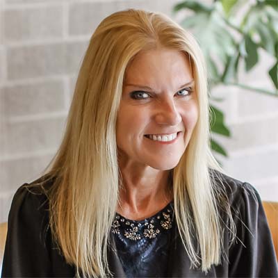 Melissa Gustafson-Hinds Headshot